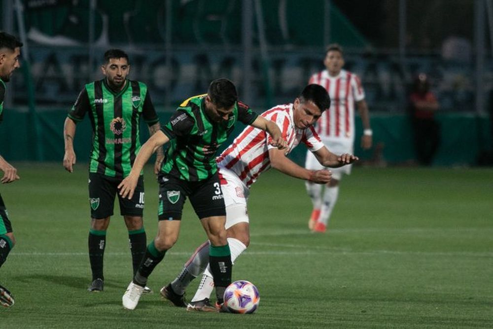 San Martín no tuvo ideas ante la presión de su gente y tuvo que conformarse con un empate