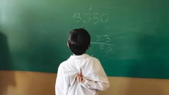 Una escuela rural volvió a las clases presenciales para que asista sólo 1 alumno