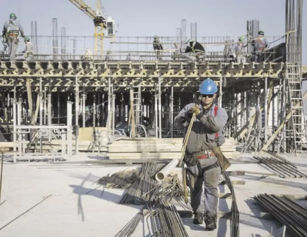 La industria creció 15,8% y la construcción 30,8% en 2021