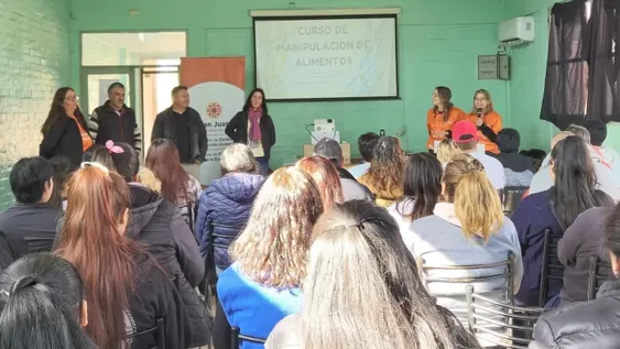 Dentro del programa de capacitaciones gratuitas, el municipio de Ullum brida cursos sobre manipulación de alimentos.