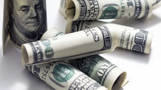 El dólar blue cayó siete pesos y en San Juan se negoció a $745