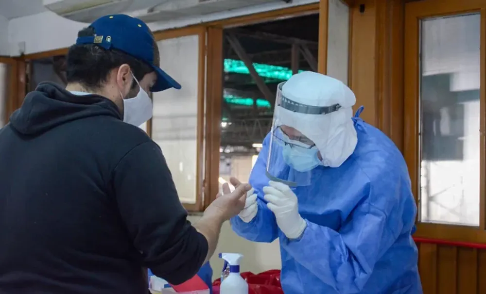 Brote de coronavirus en un geriátrico: 43 casos, entre ancianos, enfermeros y administrativos