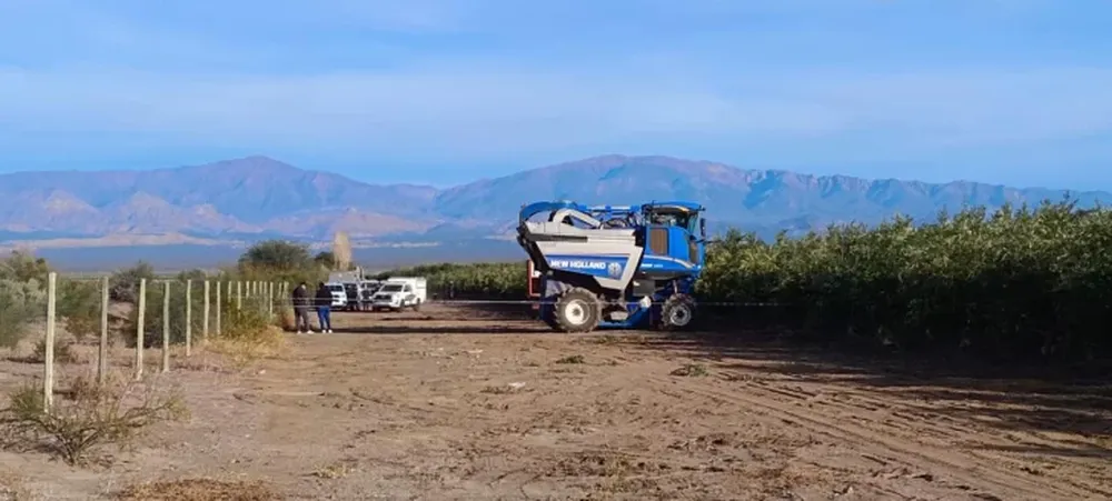 Sarmiento: atropelló y mató a su compañero luego de hacer marcha atrás con una máquina cosechadora