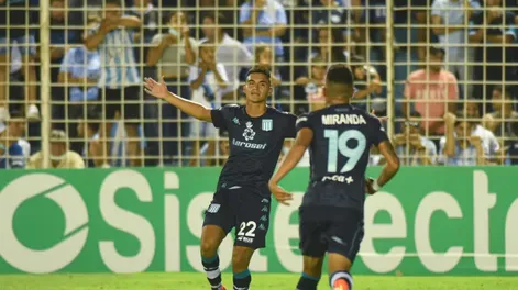 Racing sigue dulce: goleó y se anota como candidato