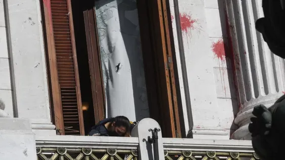 Con nuevo video, Cristina denunció que el ataque a su despacho fue planeado