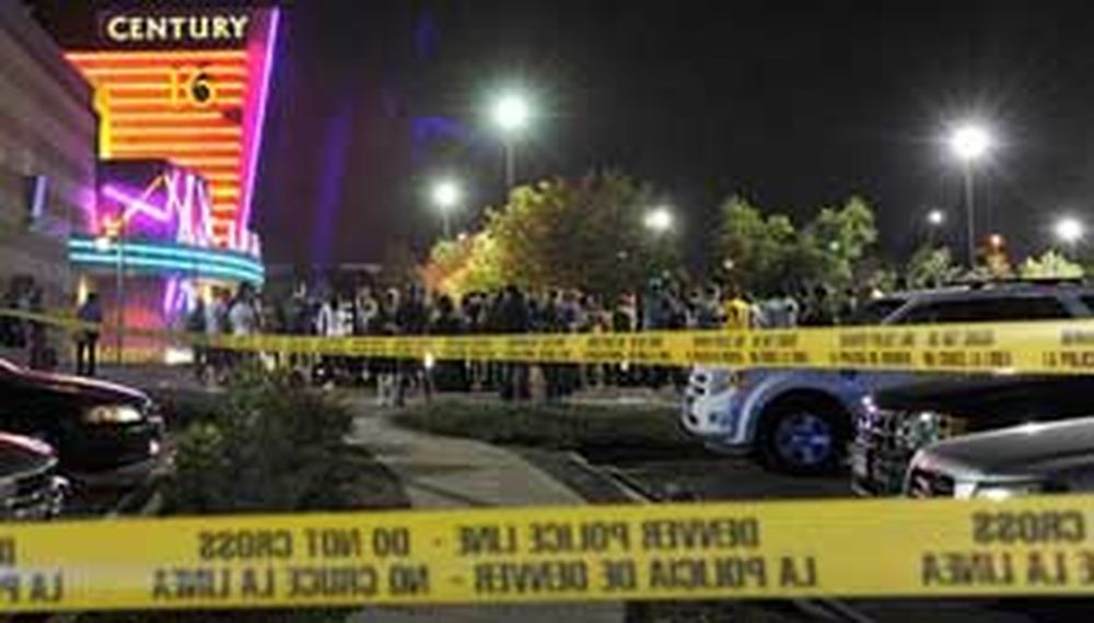 Disfrazado de villano, ingresó al cine y mató a 12 personas