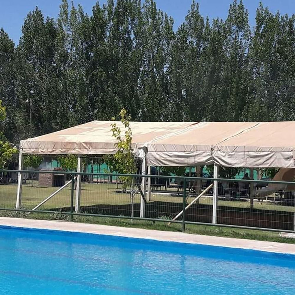 Robaron hasta iluminación led de las canchas en un camping de Sarmiento