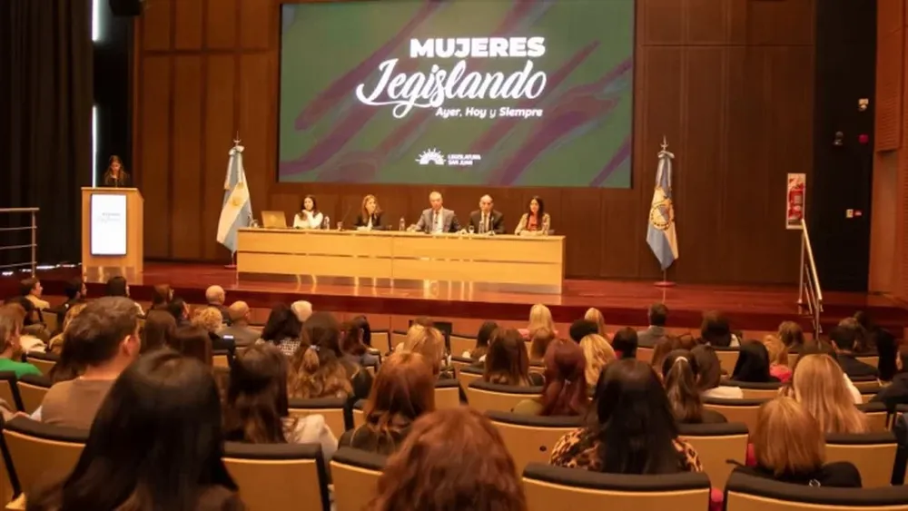“Mujeres legislando Ayer, Hoy y Siempre”