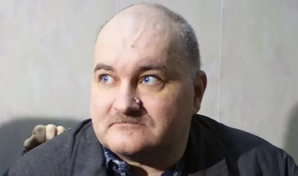 Escalofriante: robó 29 cuerpos de nenas de un cementerio y los vistió como muñecas en su casa