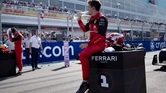 Ferrari marcó el 1-2 con un dominio tremendo