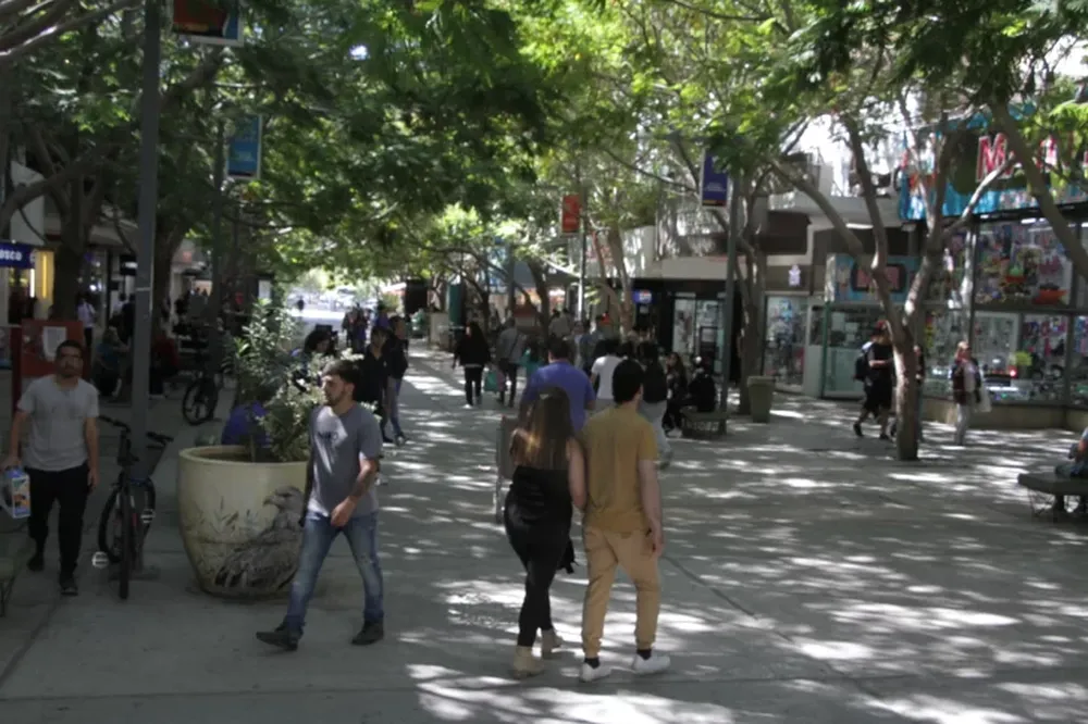Peatonal San Juan.-