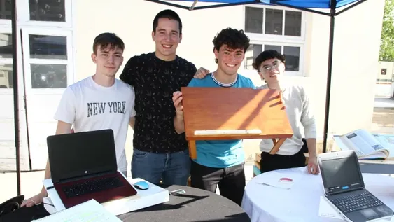 La de Comercio volvió a hacer su feria en la escuela y fue un éxito