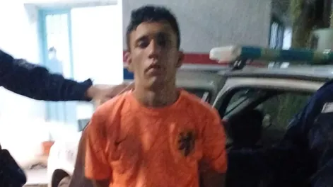 Va preso por robar una mochila, resistirse al arresto y pegarle a un policía