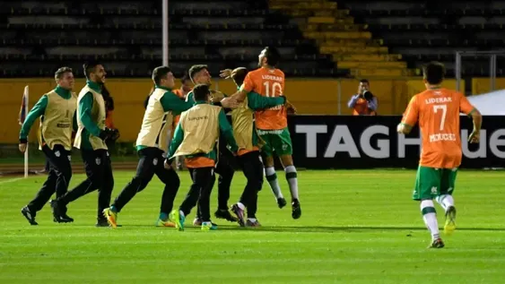 Hazaña de Banfield en Quito para seguir con la ilusión