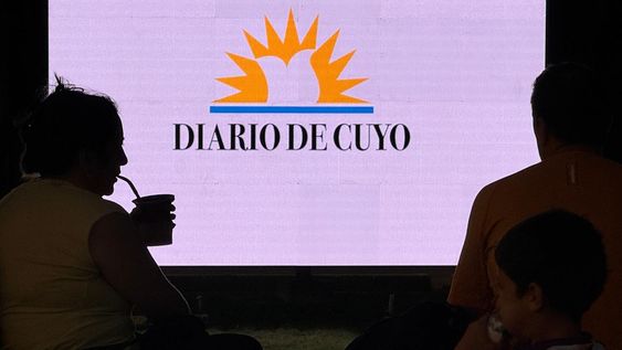 [fotos] las mejores imagenes de la primera noche de cine en el parque de mayo organizada por diario de cuyo