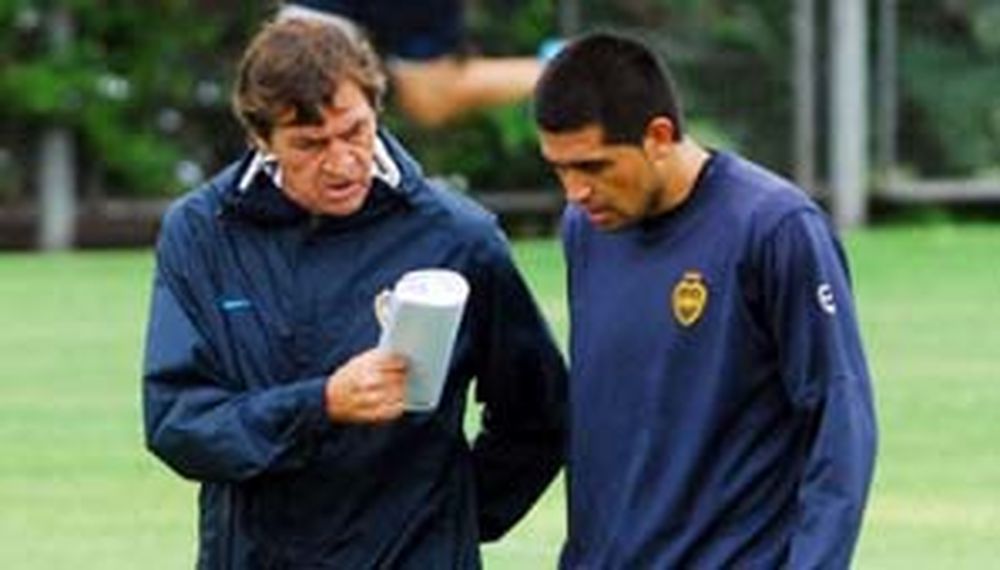 Falcioni: “Riquelme siempre tiene las puertas abiertas en Boca”