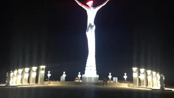 Calingasta: demandan al municipio por falta de pago en la obra del Cristo