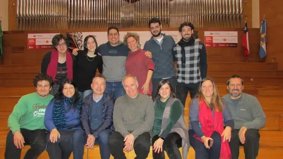 Despedida con aplausos y premios