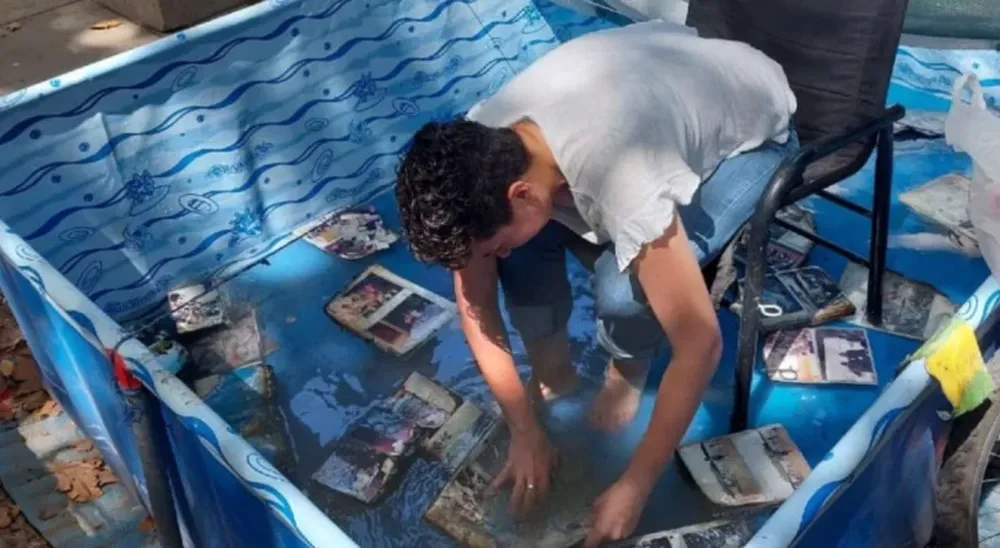 Un incendio destruyó su casa y tres amigas salvaron su archivo de fotos gracias a una pelopincho