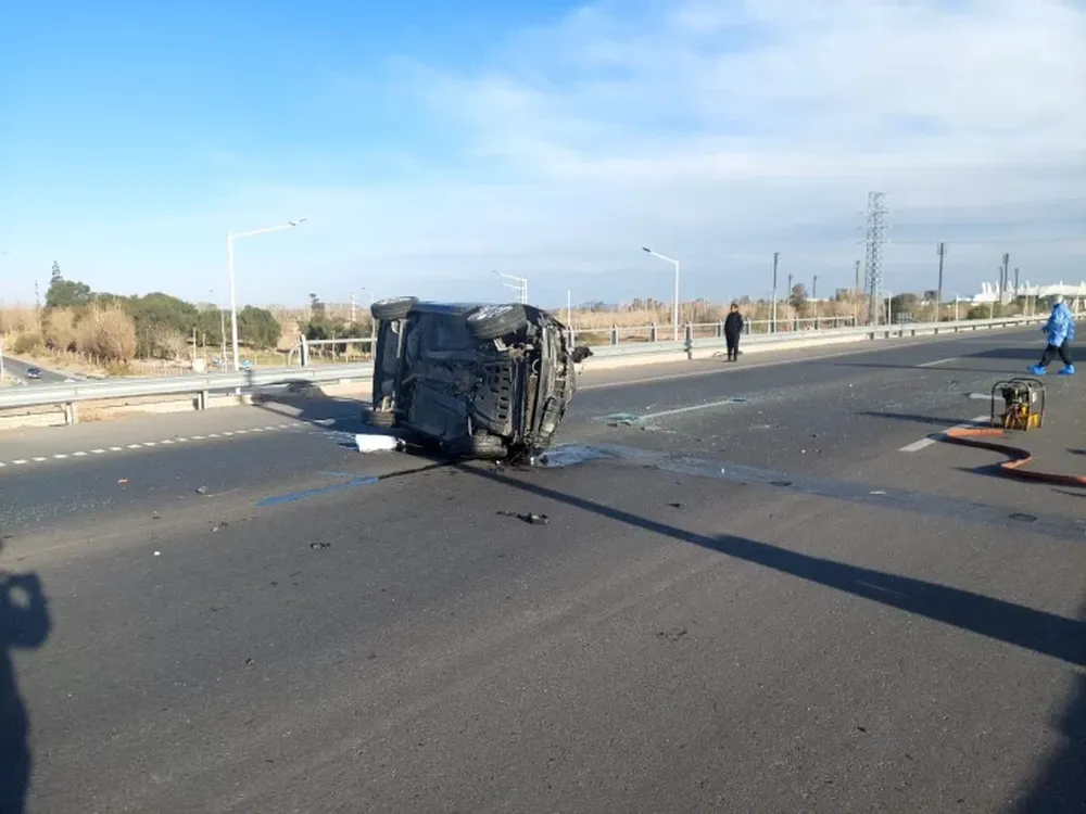 Tragedia en Ruta 40: una mujer perdió el control de su auto, volcó y murió en el acto