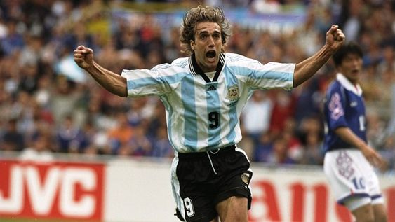La costumbre argentina de arrancar contra debutantes
