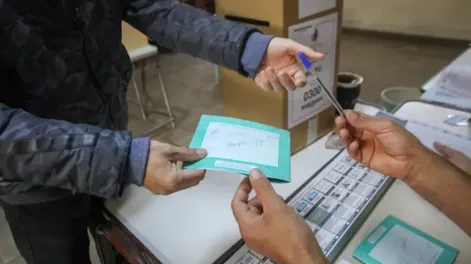 PASO en 7 comunas de Mendoza: estrenaron boleta única y triunfaron los oficialismos