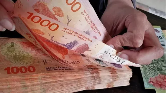 Créditos para trabajadores: hasta $400 mil, tope de 48 cuotas y acreditación a los 5 días