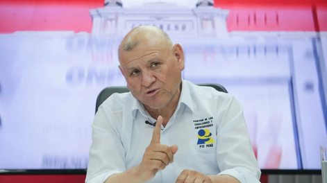 El candidato presidencial Napoleón Becerra murió tras un accidente automovilístico en el sur de Perú durante la campaña electoral. &nbsp;