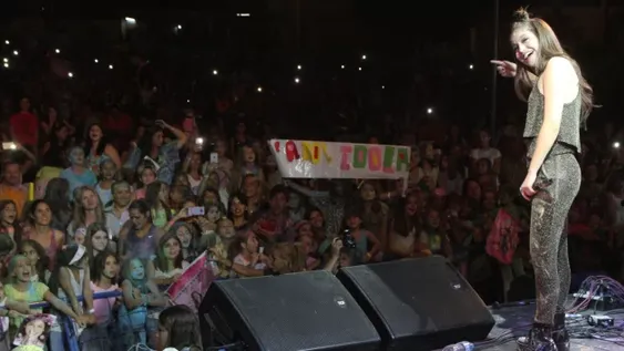 Karol Sevilla hizo delirar a 25 mil nenas