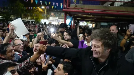 Recuperar la mística. Ese es el plan electoral de Milei que en las últimas semanas vio caer su imagen positiva.