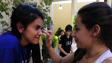 Una feria colorida para financiar el Belén Viviente