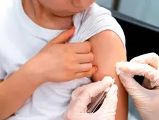 Vacunación de invierno en Argentina: quiénes deben aplicarse la dosis contra la gripe y el COVID-19