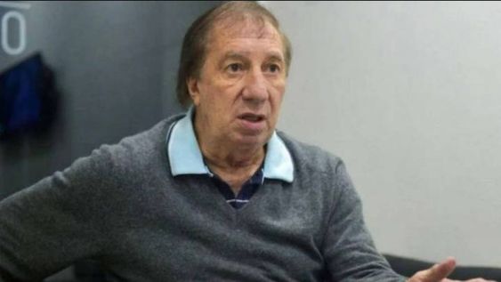 Luego de ser diagnosticado con Covid-19, Bilardo fue trasladado a un centro médico