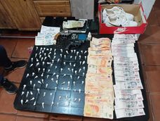 Operativo policial en Rivadavia donde la Brigada de Investigaciones secuestró armas, droga y objetos robados. Operativo policial en Rivadavia donde la Brigada de Investigaciones secuestró armas, droga y objetos robados.