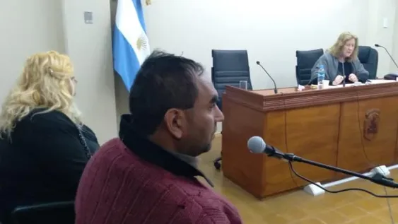 ¿Un custodio privado y una mujer hacían tríos sexuales con una discapacitada?