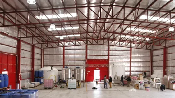 Abre una planta química en Chimbas y crea 30 nuevos puestos de trabajo