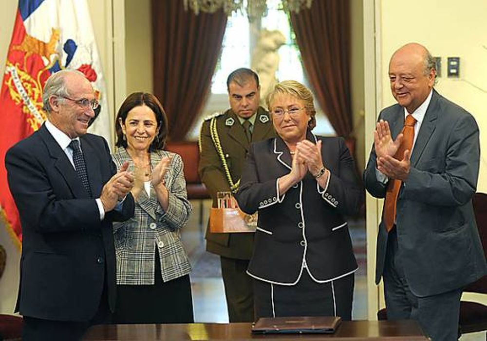 Bachelet busca pacto electoral