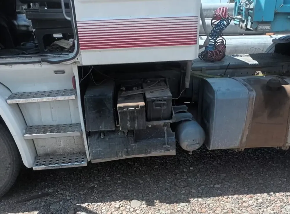 Intentó robar la batería de un camión y terminó detenido