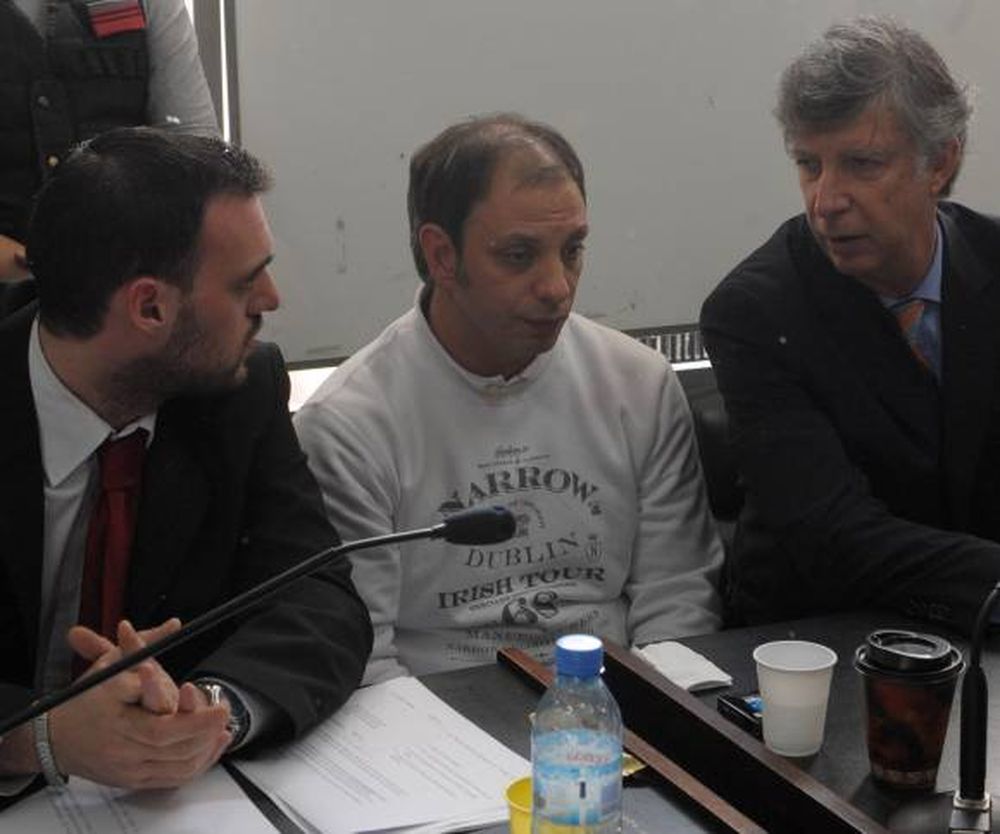 Condenan a 18 años a Vázquez