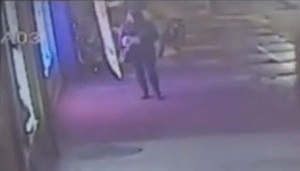 Insólita reacción de una mujer que presencia un choque fatal