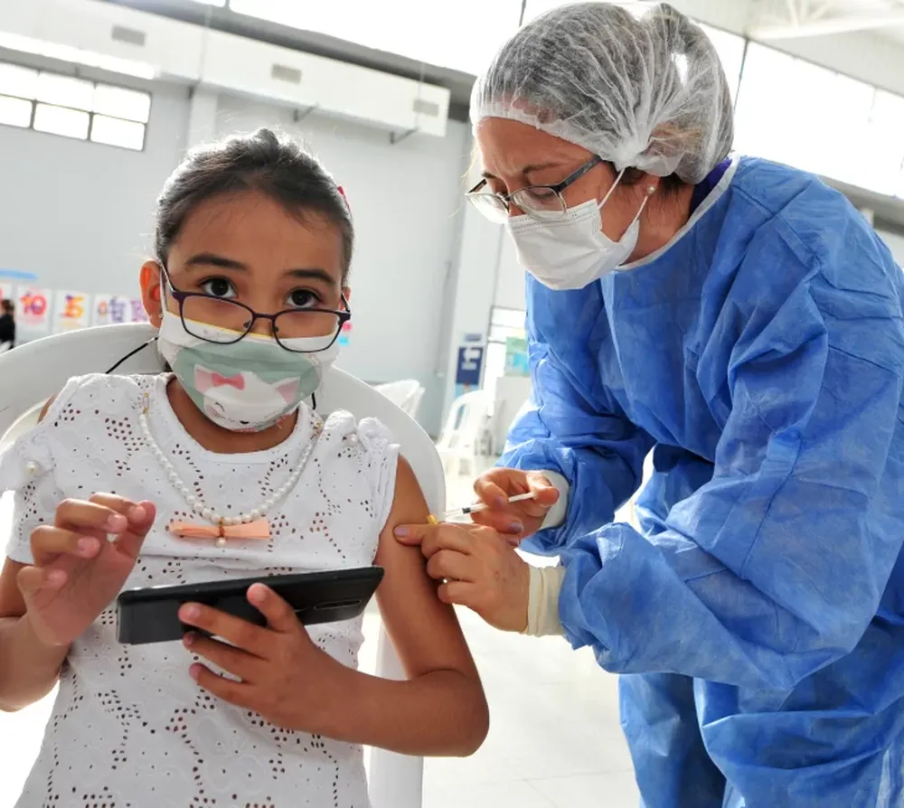 Desde Salud Pública dicen que disminuyeron los casos de Gripe B y crecieron los de Covid