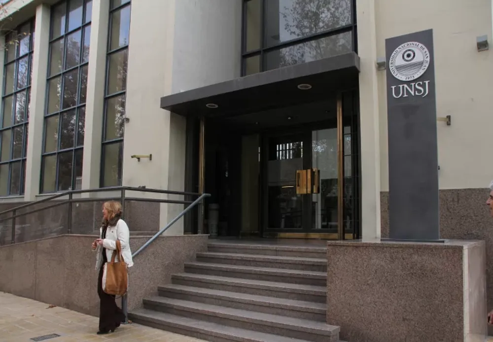 La UNSJ explicó que por un problema de Banco Nación no se depositaron los salarios
