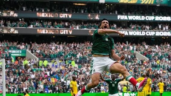 Desahogo. México lo liquidó con Jiménez en su estreno pero sin que le sobre nada.