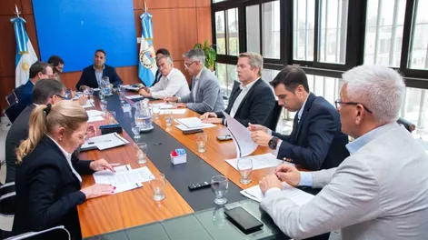 La reunión de labor parlamentaria.-