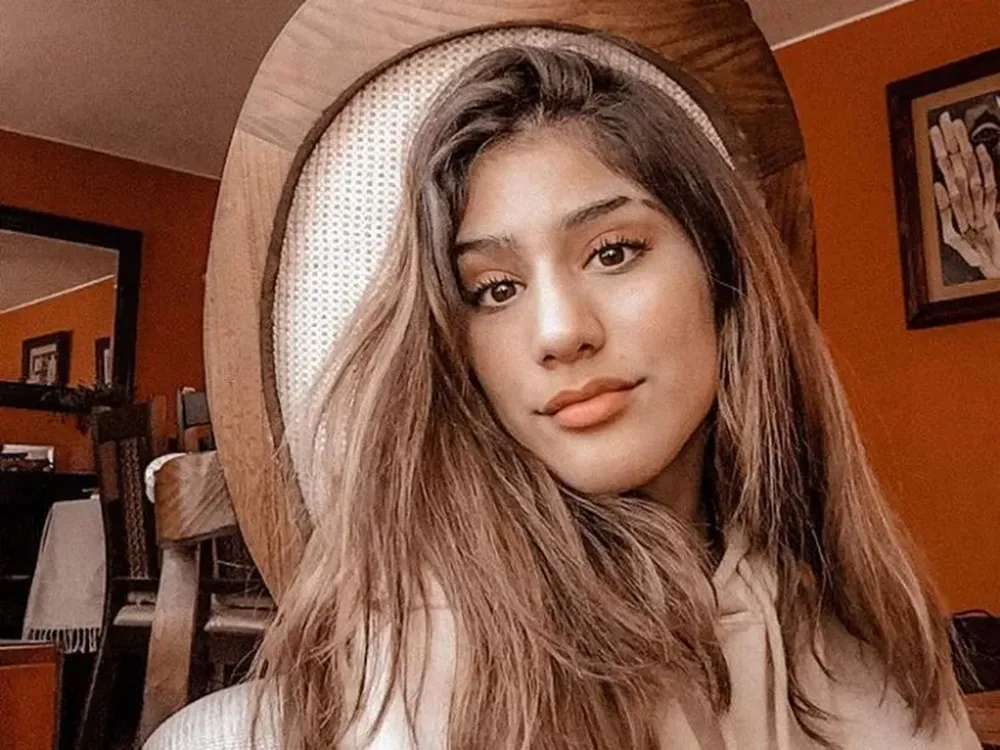 Una joven se volvió viral tras mostrar cómo es maquillarse con Tourette