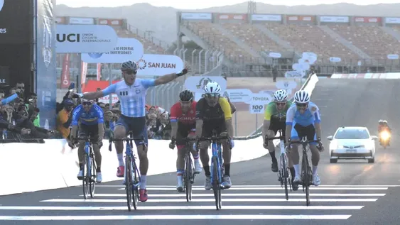 Contreras reina en toda América