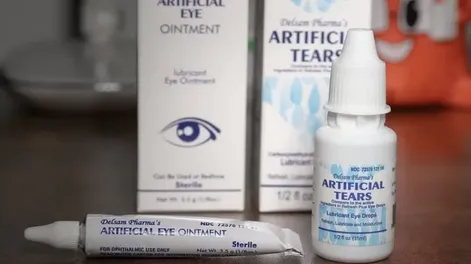 Tres muertes y ocho casos de ceguera por gotas oftálmicas contaminadas con una bacteria