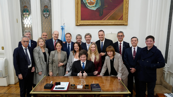 manuel adorni expone en el congreso