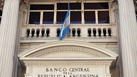 El Banco Central mantendrá sin cambios la tasa de interés, pese a que redujo el ritmo de devaluación