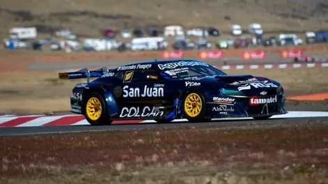 Positivo. El Camaro de Tobías Martínez dejó buenas sensaciones en el inicio de la temporada del TC que arrancó con la descalificación de Santero.